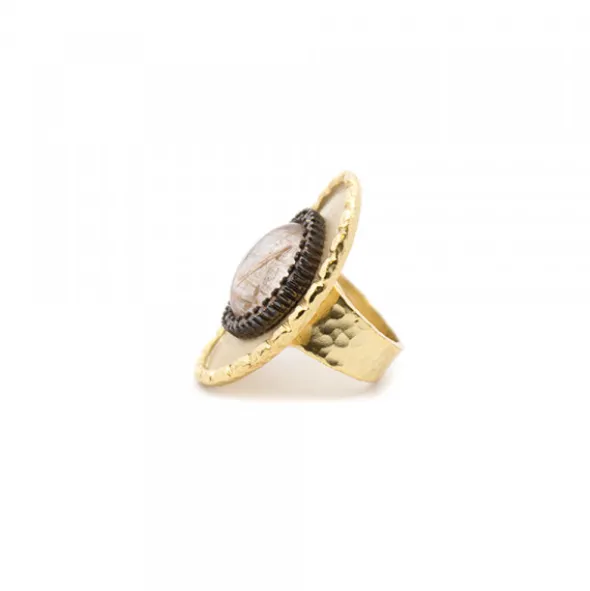 Anillo Ovalado de Plata Dorada con Piedra y Circonitas
