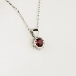 Colgante Distira Plata y Cristal Rojo