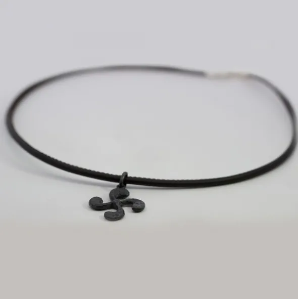 Colgante Lauburu de Plata Oxidada 22mm