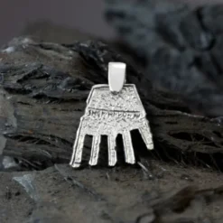 Colgante Mano de Irulegi Plata 20mm y Caucho