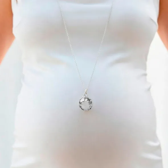 Llamador de Ángeles con Bebé de Plata